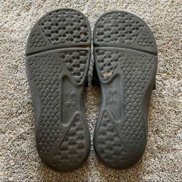 velcro under armour shoes